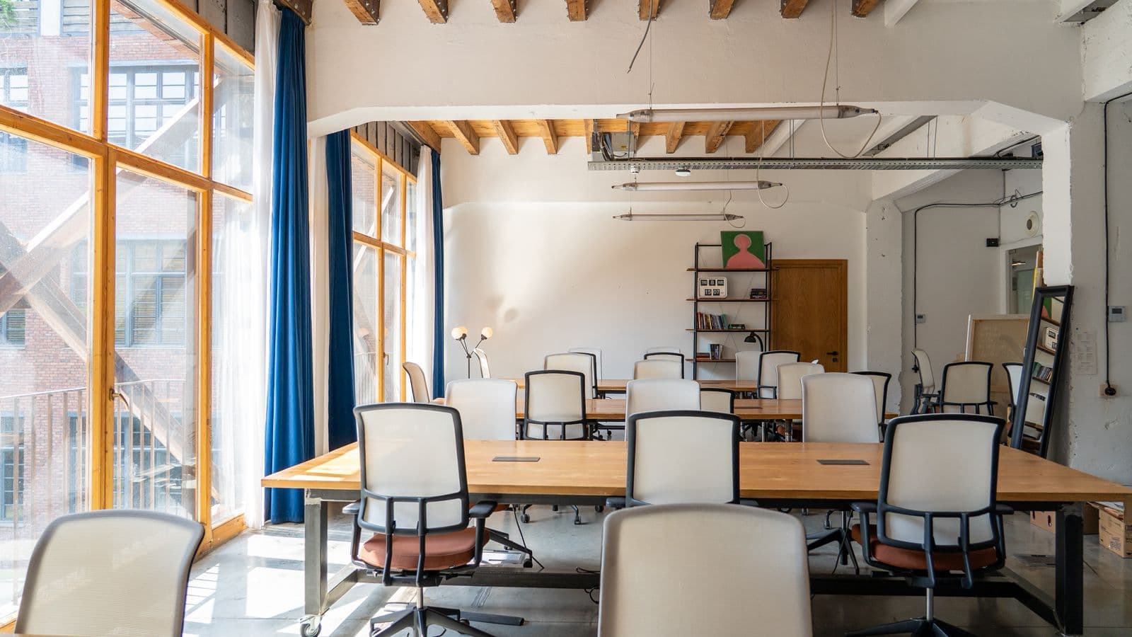 spaces-images-carousel