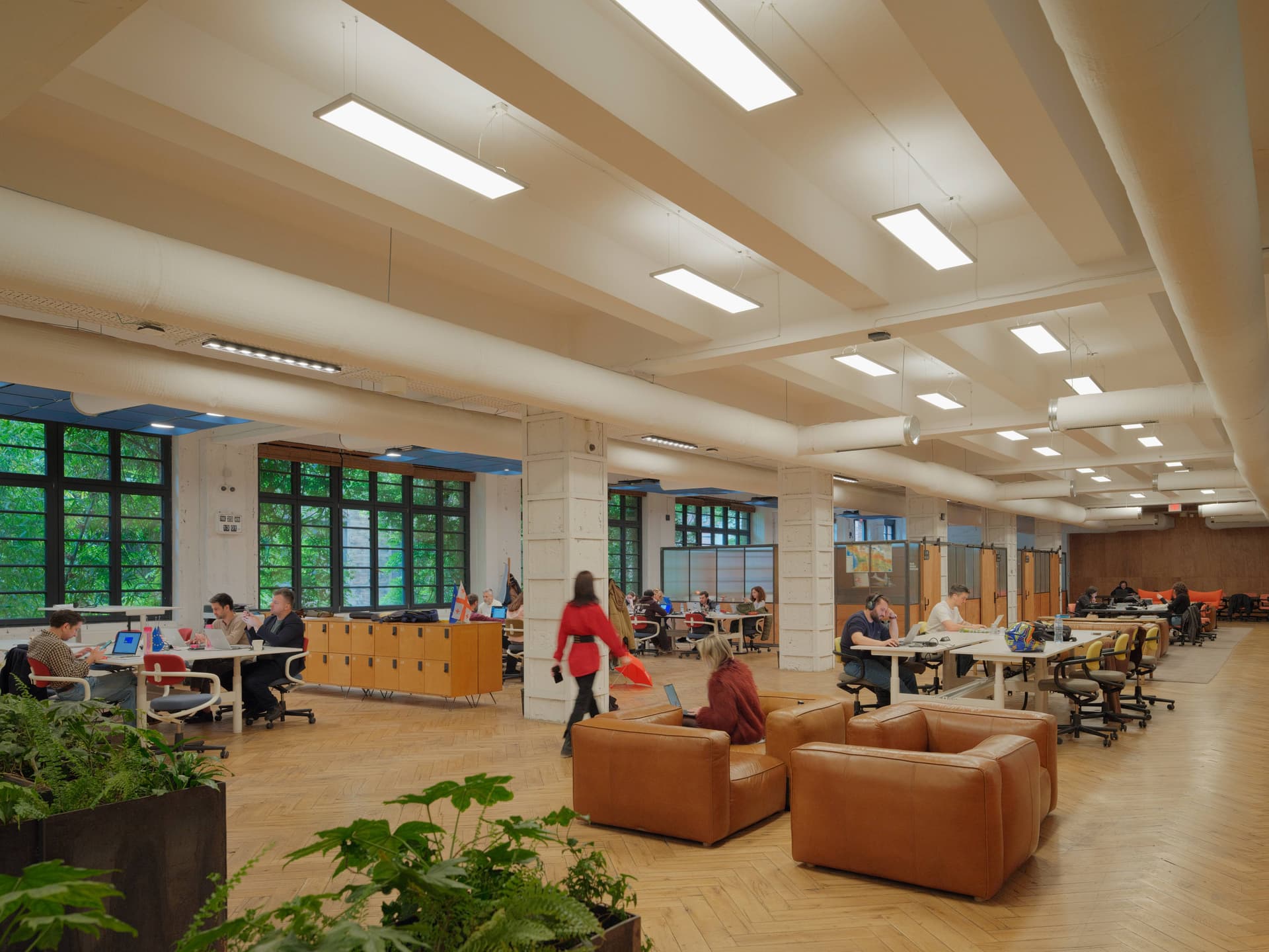 spaces-images-carousel