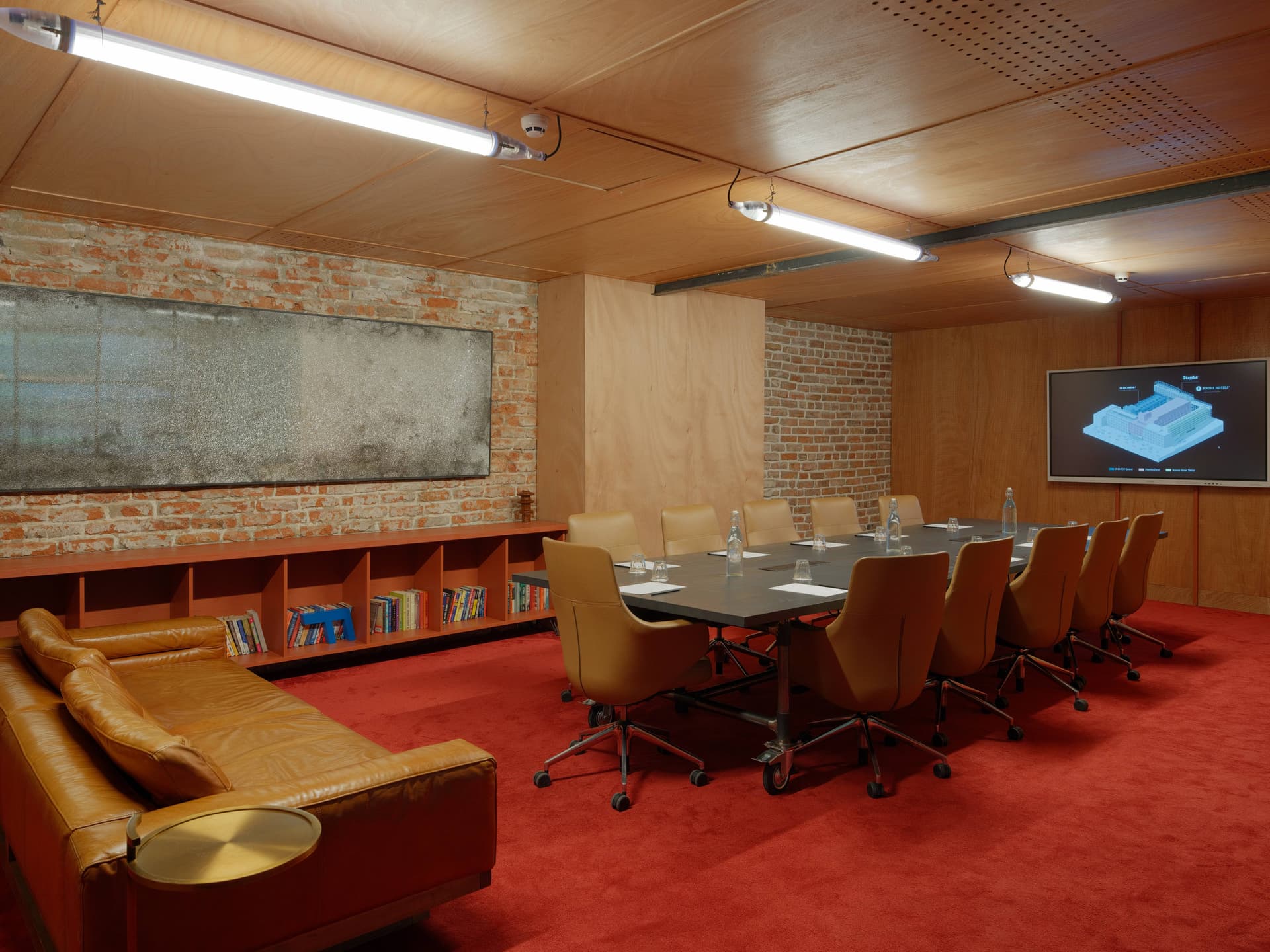 spaces-images-carousel