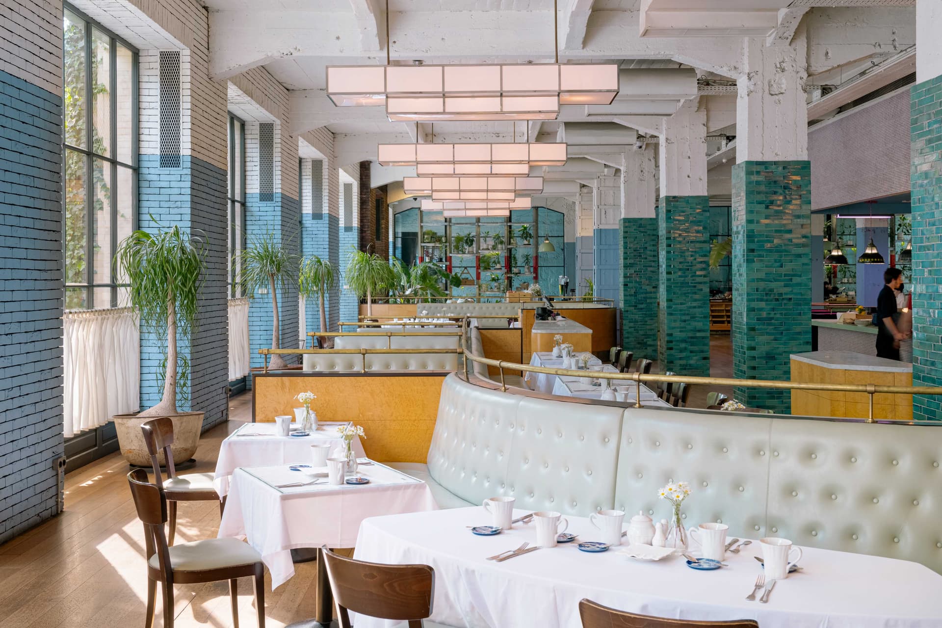 spaces-images-carousel